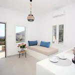 Elia Privileged Andros ανδροσ Tatil Evi *